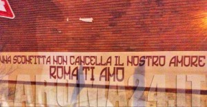 Nella Foto : Striscione in via Vetulonia(Foto Gino Mancini)