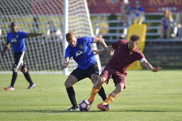 as-roma-training-session-55