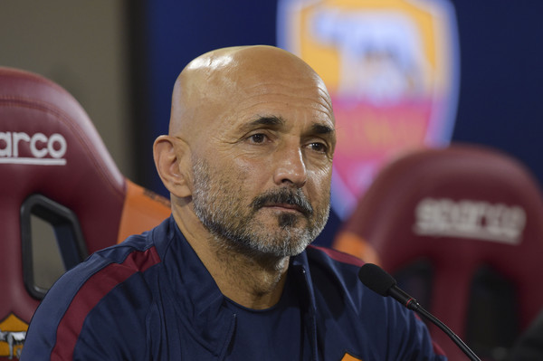 as-roma-training-and-press-conference-25
