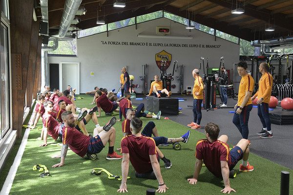 as-roma-training-session-306