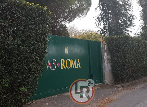 cancello-entrata-trigoria-as-roma