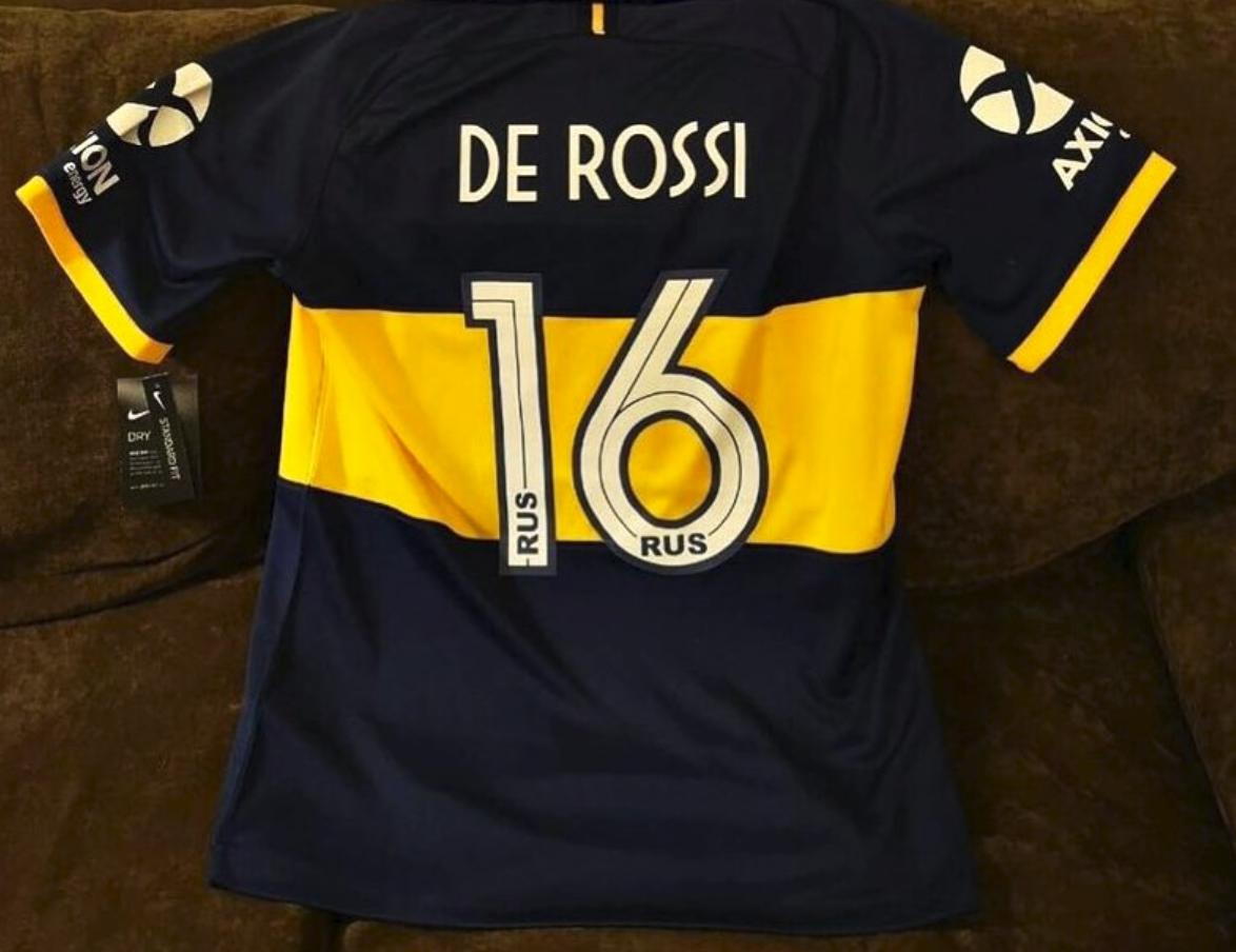 FOTO - De Rossi: già in stampa le maglie del Boca con il nome e il numero  dell'ex centrocampista giallorosso » LaRoma24.it – Tutte le News, Notizie,  Approfondimenti Live sulla As Roma