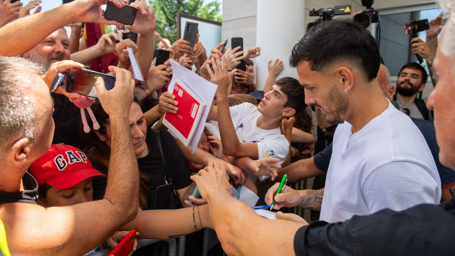 Ufficiale Paredes Un Nuovo Calciatore Della Roma Contratto Fino Al