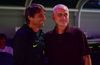 FOTO – Colloquio tra Mourinho e Paratici durante Roma-Tottenham