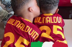 Instagram, la famiglia Wijnaldum già pazza della Roma: i piccoli Jacian e Julian Emilio giocano con la maglia giallorossa (FOTO E VIDEO)
