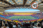 FOTO e VIDEO – Roma-Atalanta, l’Olimpico tutto giallorosso: la coreografia dello stadio