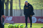Dall’Inghilterra: Mourinho frustrato per il poco sostegno finanziario alla Roma, vuole tornare al Chelsea