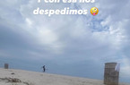 VIDEO – Dybala inventa magie con il pallone in spiaggia. La ‘Joya’ fa centro in un cestino ed esulta: “Con questa ci salutiamo”