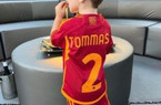 Instagram, il figlio di Zaniolo con la maglia della Roma (FOTO)