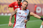 https://laroma24.it//wp-content/uploads/2025/05/SMALLTHUMB-angelino-trigoria-1.jpeg Intrigo d’Arabia. Angelino in attesa