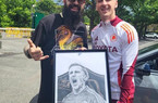 FOTO – Regalo speciale per Saelemaekers: un tifoso gli regala un ritratto