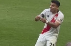 FOTO e VIDEO – Acuna come Dybala-Guendouzi nel derby: il terzino mostra i parastinchi con la vittoria del Mondiale a Dumfries