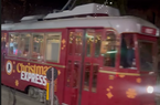Cena natalizia a bordo di uno speciale tram giallorosso per le leggende della Roma (FOTO)