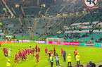 Celtic-Roma: giallorossi sotto il settore ospiti per festeggiare insieme ai tifosi