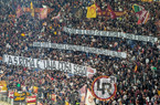 Roma-Atalanta, lo striscione della Curva Sud: “Obbligati a garantire romanismo, impegno e valore a prescindere dal ruolo. L’AS Roma è una cosa seria!” (FOTO)