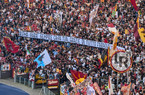 Roma-Lazio, lo striscione della Curva Sud per El Shaarawy: “Roma sarà sempre casa tua…grazie di tutto Faraone” (FOTO)