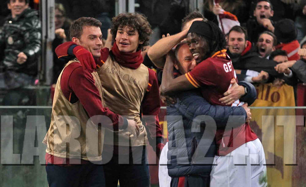 esultanza_gruppo_gol_gervais_mancini_ottima_sotto_sud_21_1_14