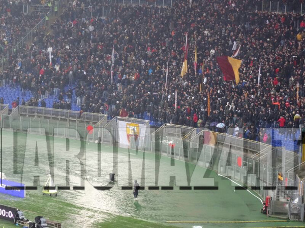 curva_sud_allagata_roma_parma_2_2_14