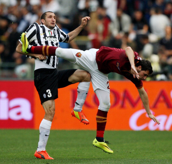 as-roma-v-juventus-serie-a-7