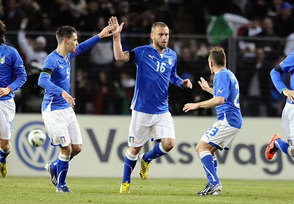 de-rossi-nazionale-cinque-2014