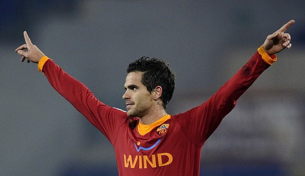 as-romas-midfielder-fernando-gago-celeb