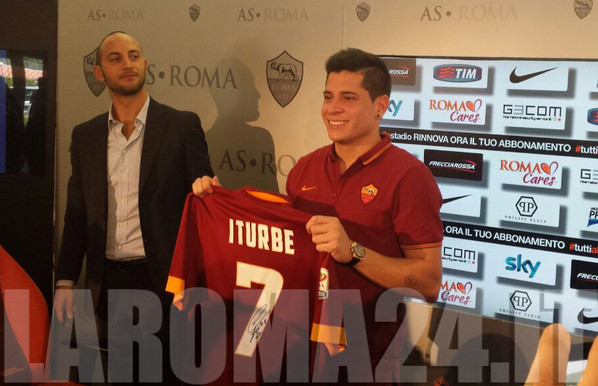 iturbe-posa-maglia-7