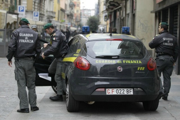 operazione-guardia-di-finanza-638x4251