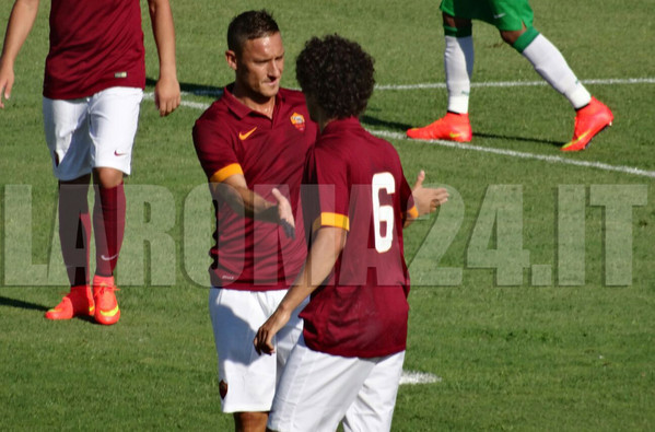 totti-ucan-esultanza-gol