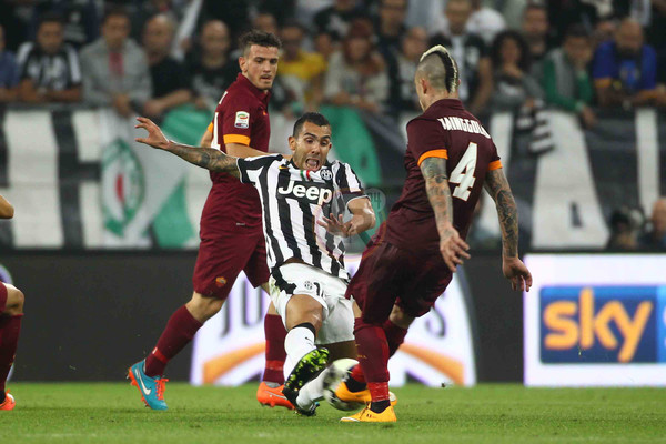 nainggolan-tevez-azione-juve-roma-mancini