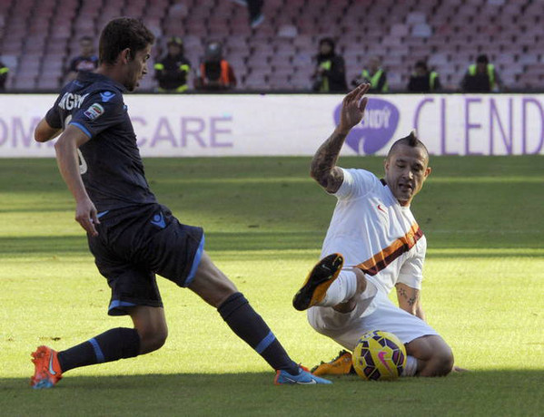 nainggolan-jorginho-contrasto-napoli-roma