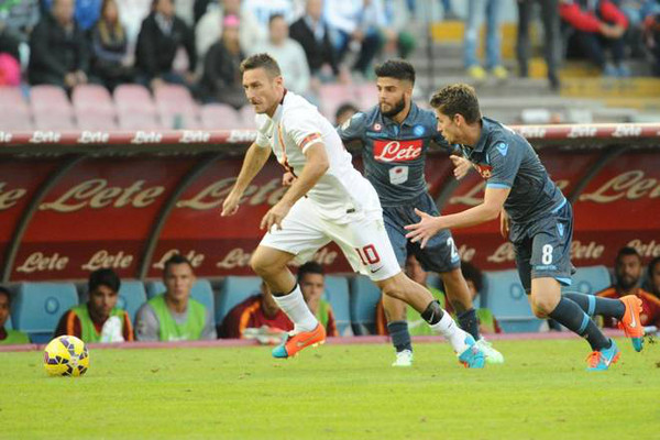 totti-azione-pressato-napoli-roma