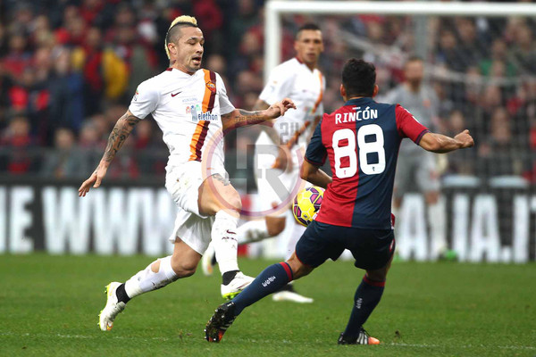 nainggolan-rincon-azione-genoa-roma-141212-mancini