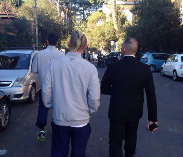 nainggolan-di-spalle-passeggiata-pre-roma-city