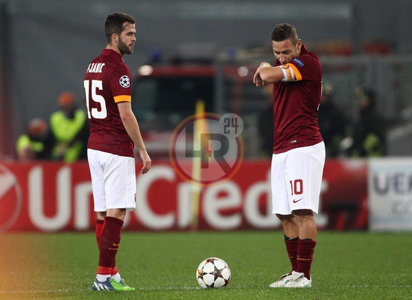 totti-pjanic-meta-campo-lr24