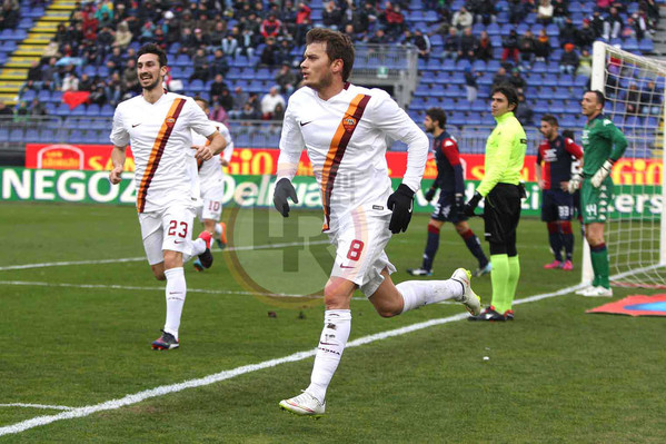 ljajic-corsa-esultanza-cagliari-roma-080215