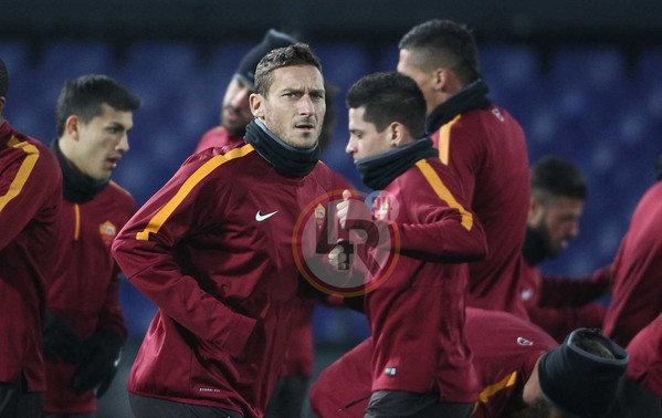 totti-rifinitura-vigilia-feyenoord-roma-25-02-2015