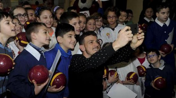 florenzi-selfie-scula-elementare