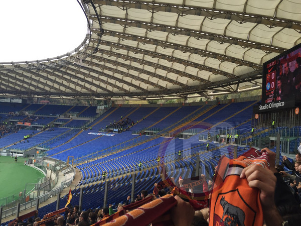 curva-nord-vuota-roma-napoli