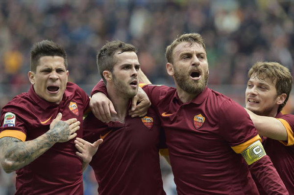 iturbe-pjanic-de-rossi-ljajic-esultanza-roma-napoli