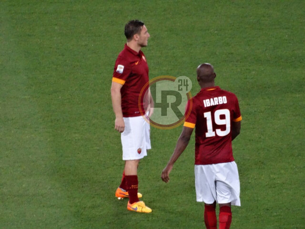 roma-udinese-totti-ibarbo-lr24