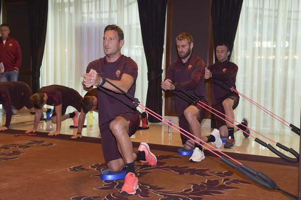 totti-de-rossi-palestra-australia