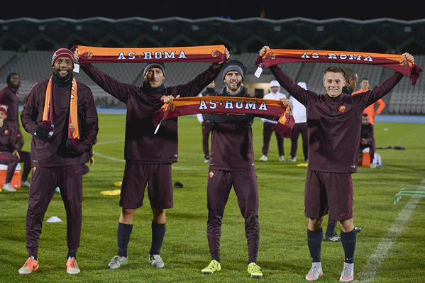 tournee-australia-allenamento-totti-pjanic-anocic-maicon-sciarpe