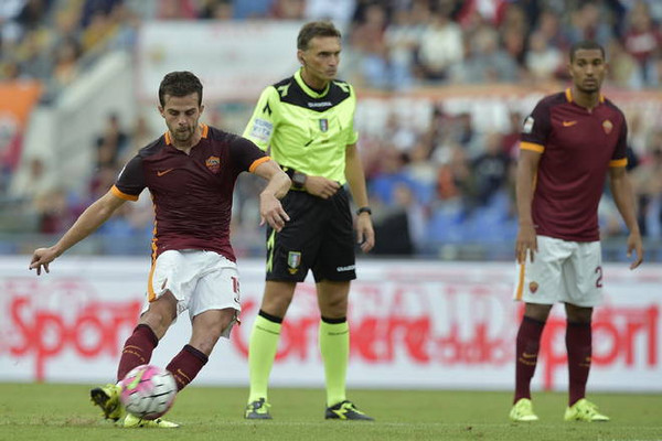 roma-carpi-pjanic-punizione-4