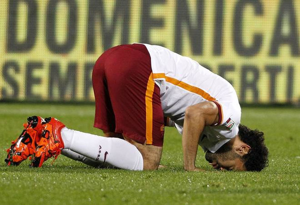 fiorentina-roma-salah-esultanza-2-25102015