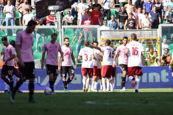 palermo-roma-esultanza-squadra