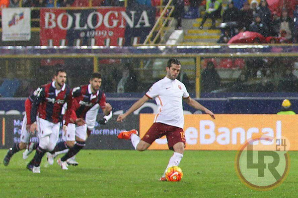 bologna-roma-pjanic-rigore