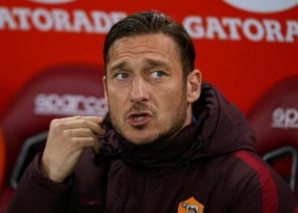 totti-panchina-roma-fiorentina-04-03-16