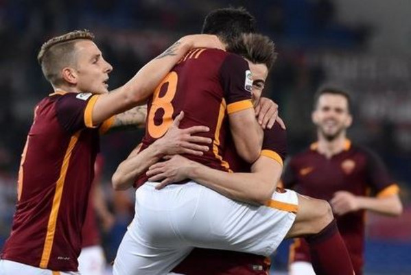 perotti-el-shaarawy-abbraccio-roma-fiorentina-04-03-16