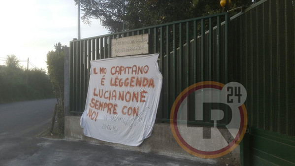 trigoria-striscione-totti-2