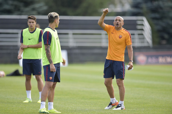 as-roma-training-session-121